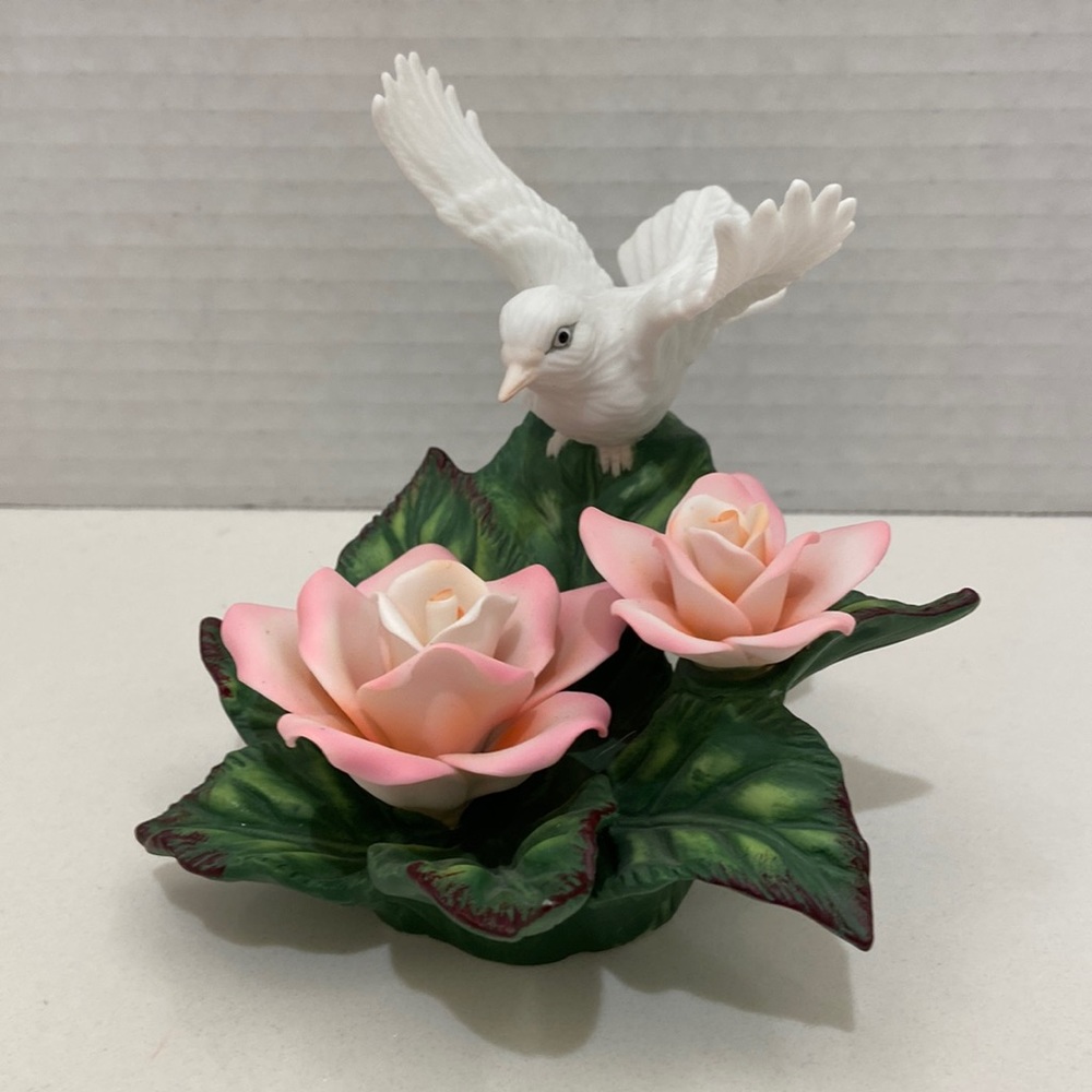 Heritage house, springtime, bouquet, white dove with pink roses